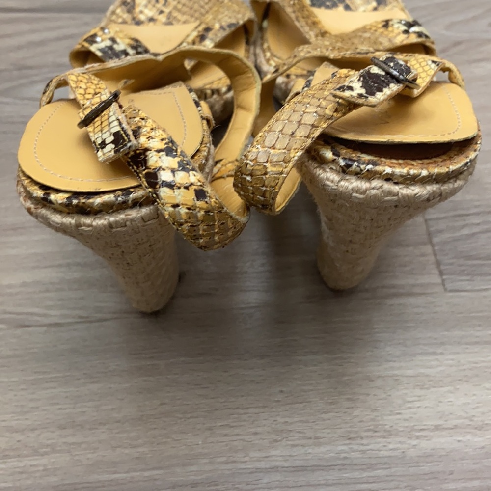 Wedges - Picture 2 of 8